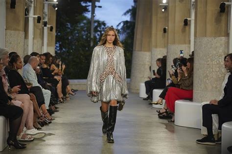 Louis Vuitton’s Cruise 2025 Ad Pays Homage to Barcelona